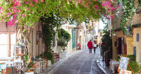 Strolling around the picturesque alleyways of Plaka