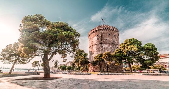 We start at the emblematic White Tower, the 15th century prison that is now a museum