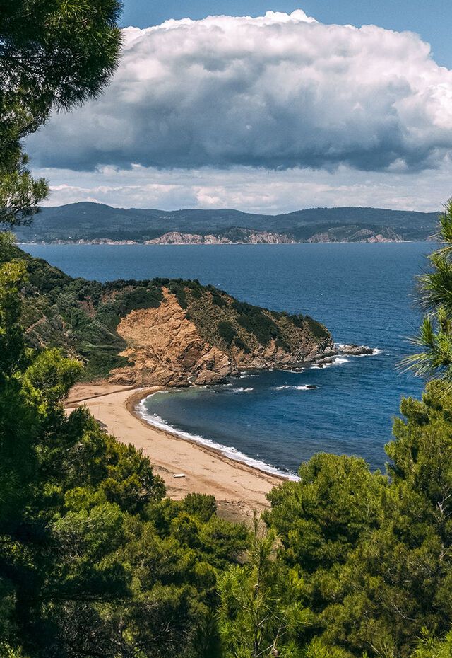 View of Megalos Aselinos beach