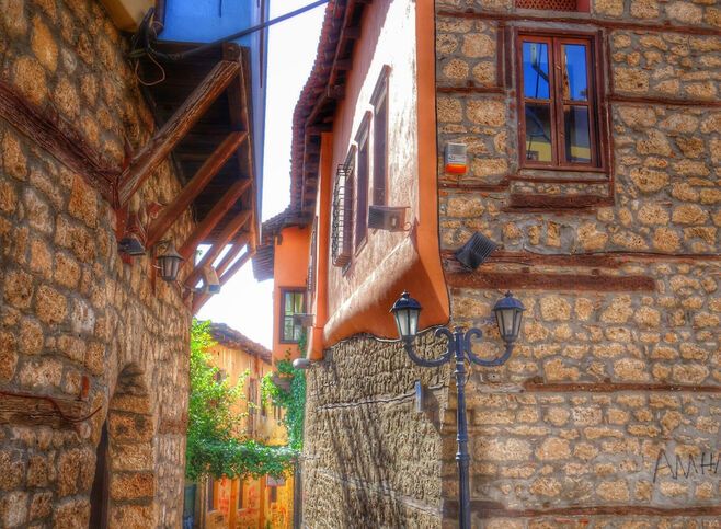 In Kyriotissa, the christian neighbourhood walk along the alleys of the old town