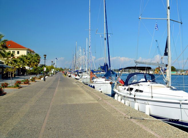 Walk along the seaside esplanade where cafes and restaurants are sandwiched between neoclassical buildings