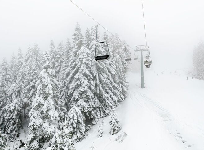 Petrouli’s ski center is small in size but with an unsurpassable natural landscape