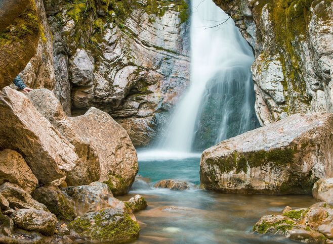 You pass a couple of waterfalls and some plunge pools big enough to take a dip, especially refreshing in summer
