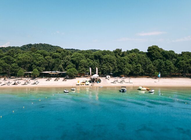 Koukounaries beach, blues & greens