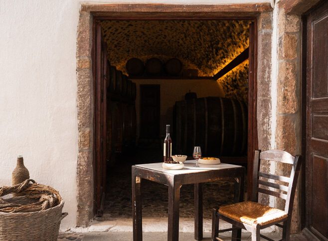 Enjoy a vineyard and wine tour of Santorini - Visanto