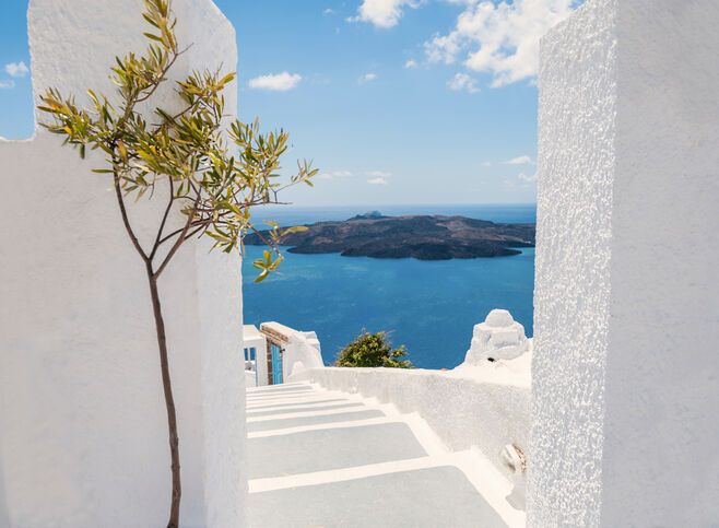 Alleyway in Santorini 