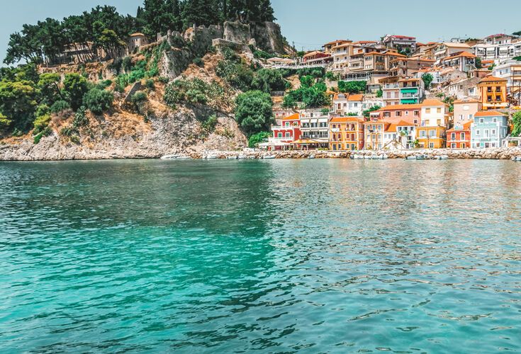 Parga will make you feel as if you are actually on an island thanks to its waterfront location, picturesque alleys and architecture