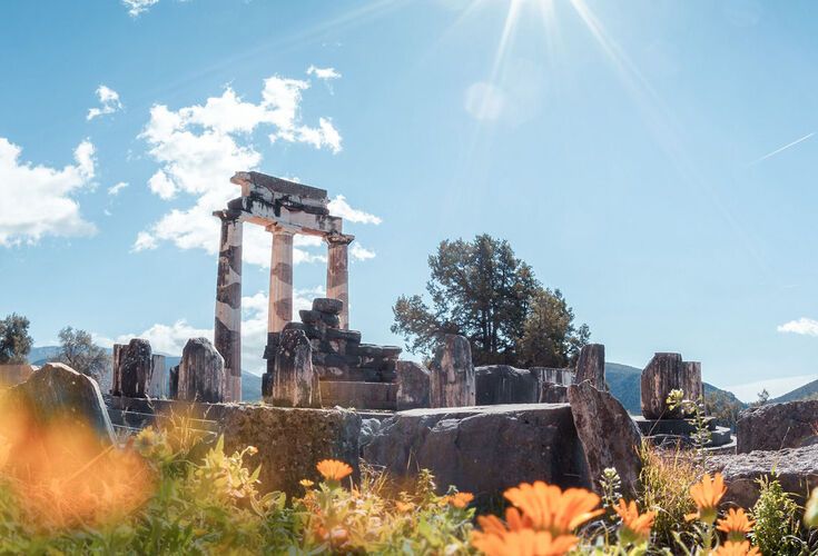 The best experience is in spring when the olive groves and wildflowers are in bloom