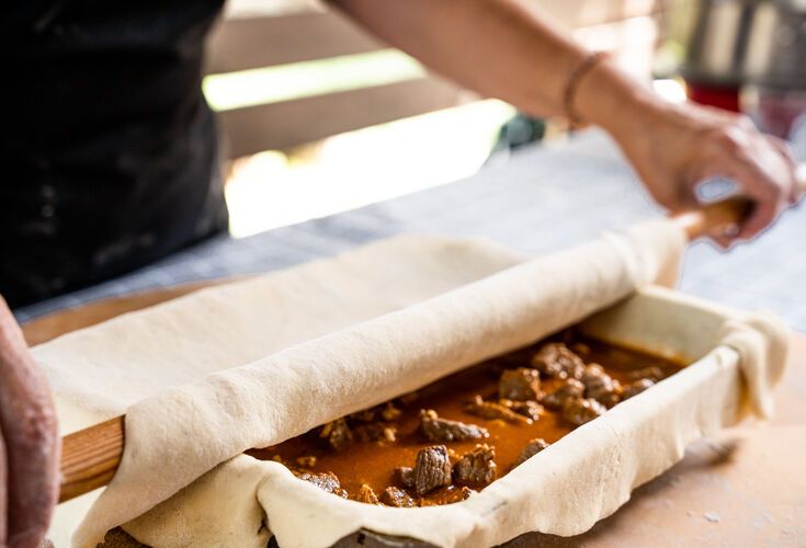A cooking class in the village of Metaxata