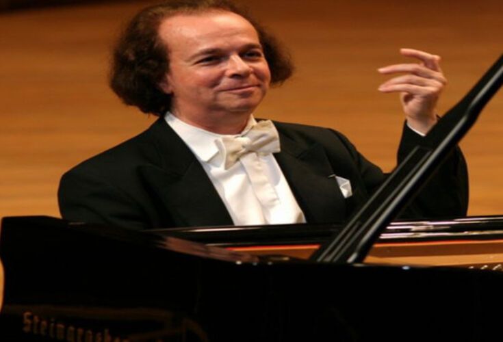 Cyprien Katsaris performs Liszt