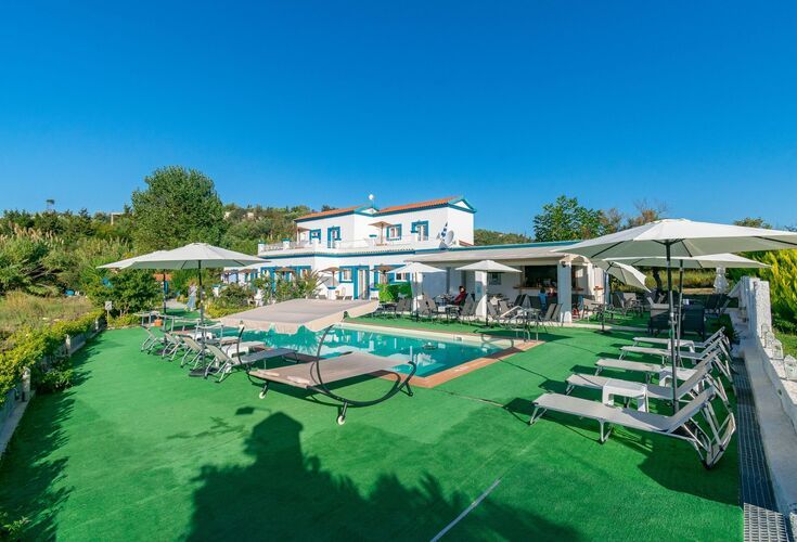 VILLAKIS-photo-0