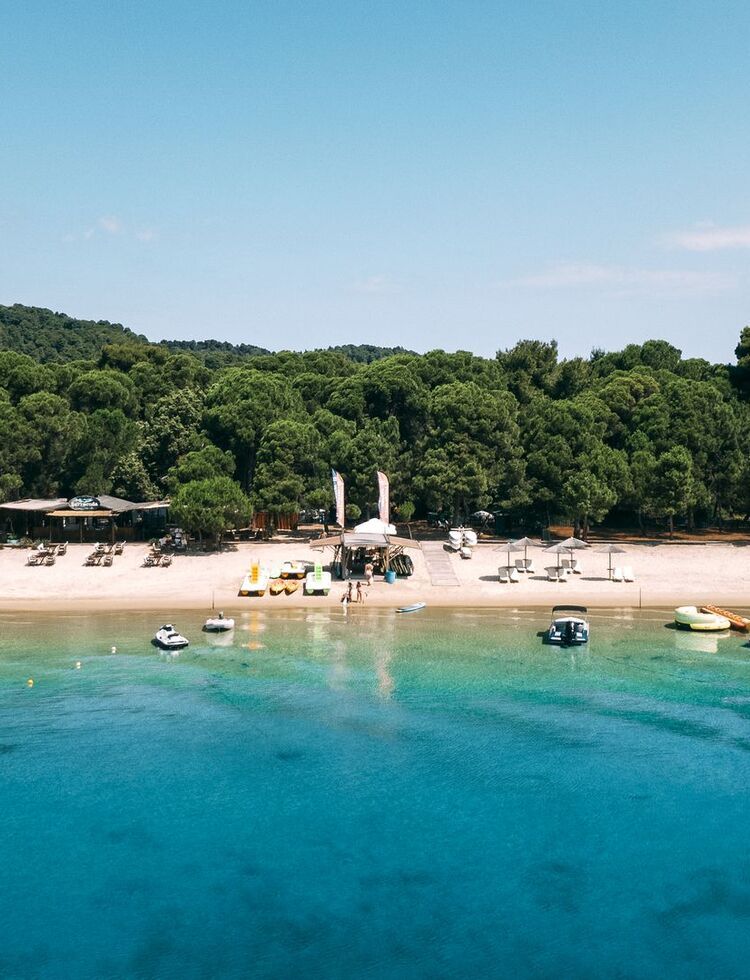 Koukounaries beach, blues & greens