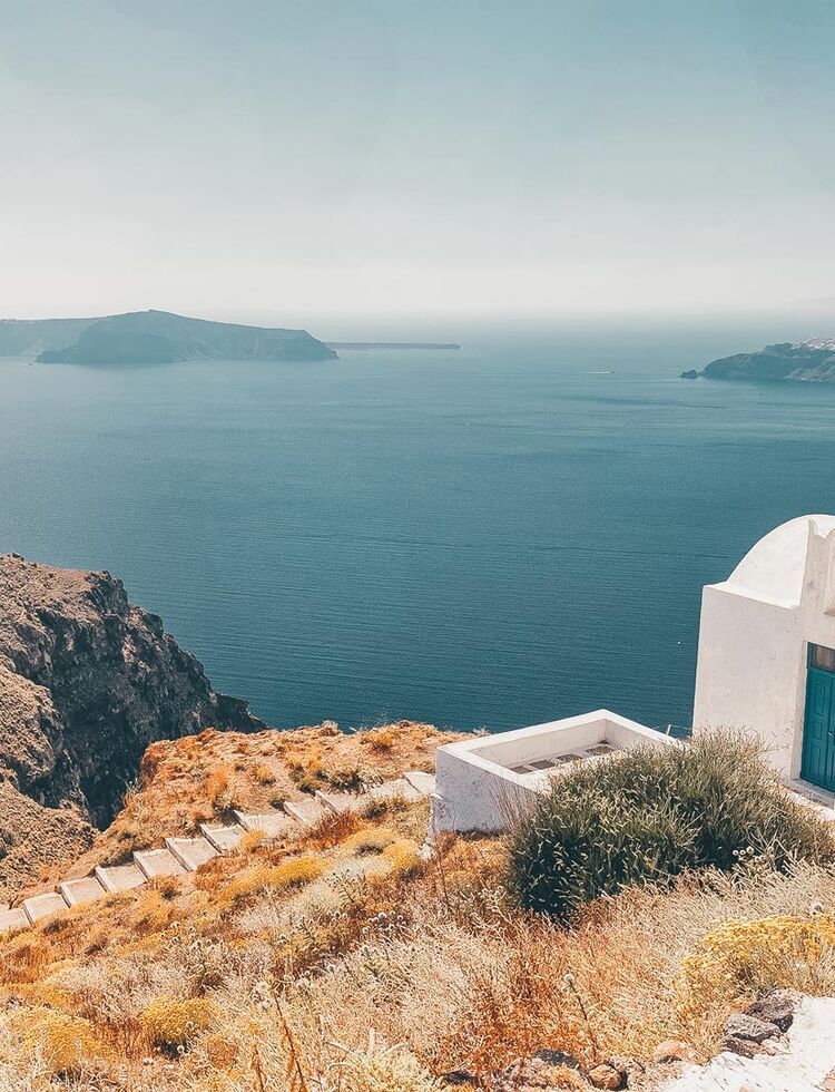 Explore the best hiking trails in Santorini