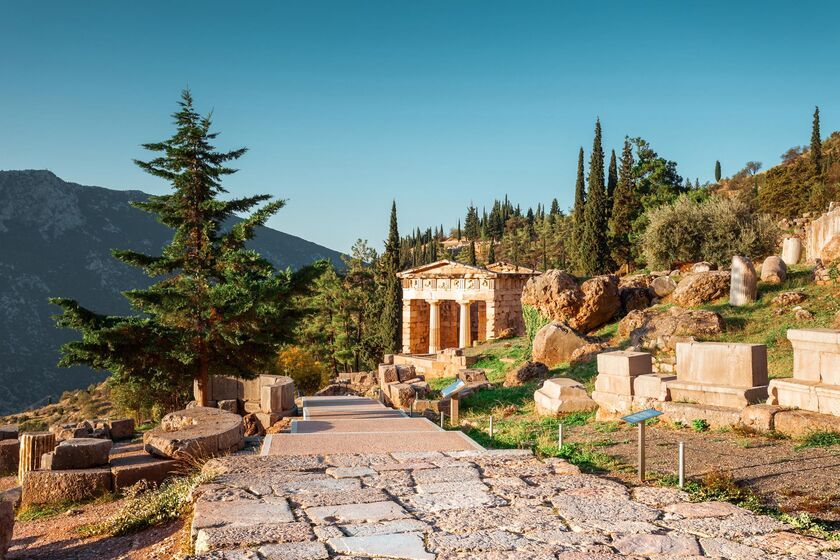 Η επίσκεψη στον αρχαιολογικό χώρο των Δελφών δεν μοιάζει με καμία άλλη