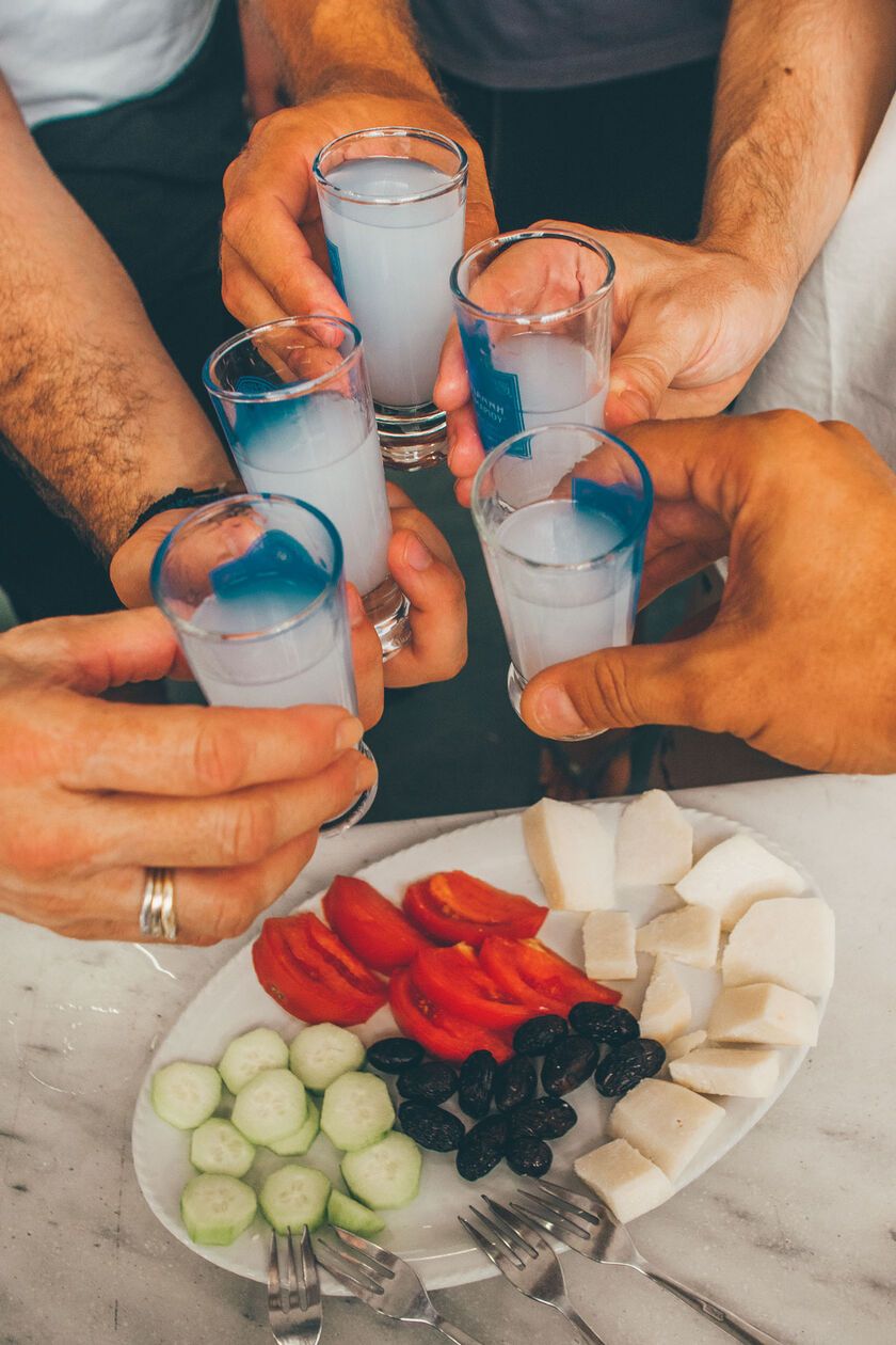 Vivre la tradition d’ouzo en Plomari