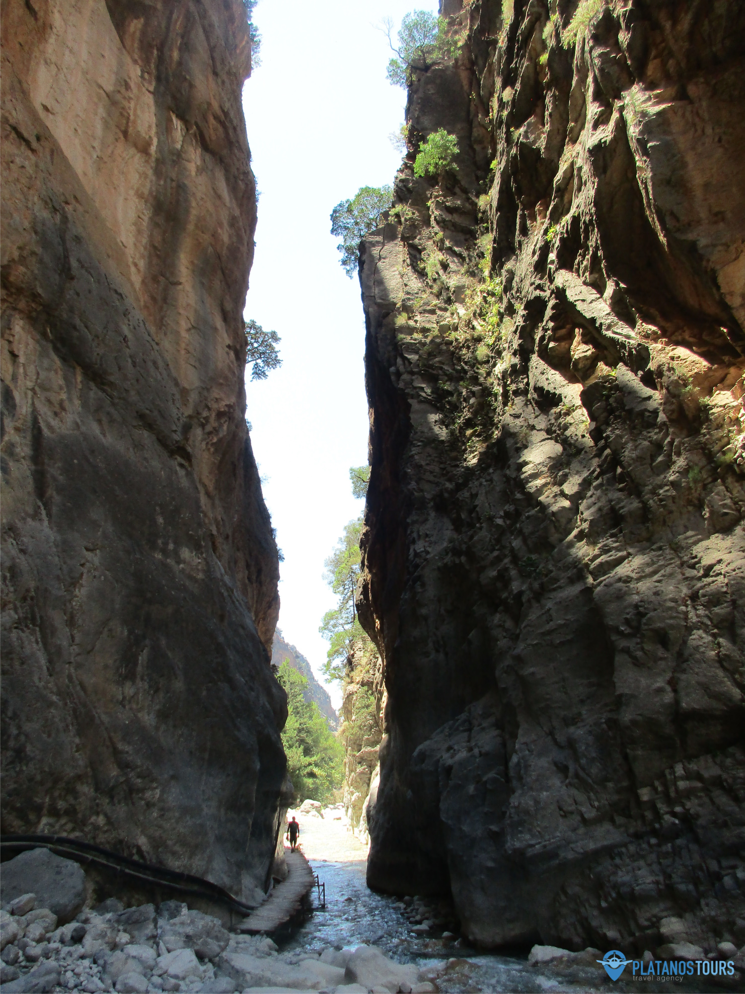 busroadtriptosamariagorge-main-image