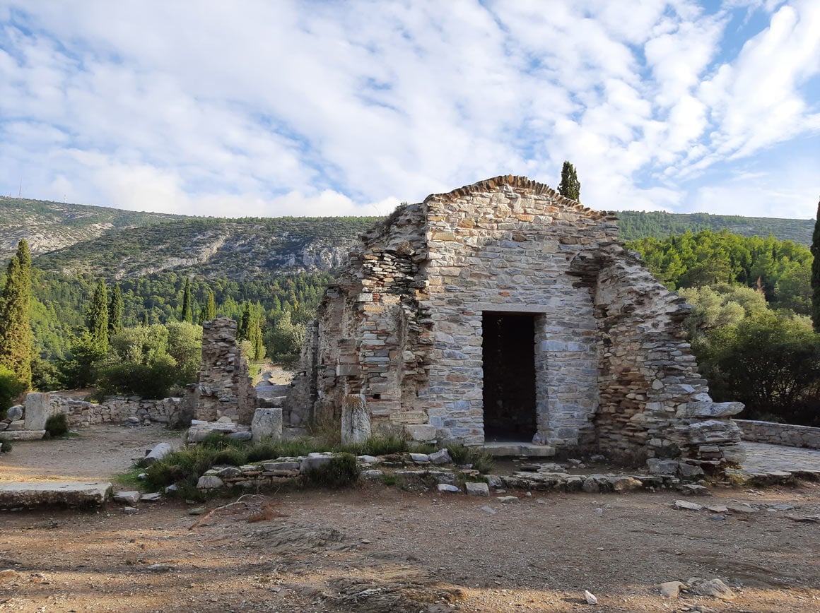 discoversecrethymettushikingnexttoathens-main-image