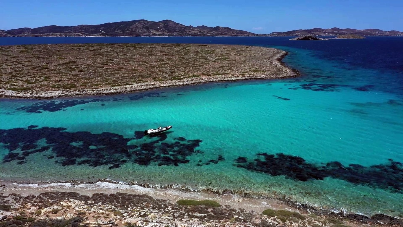 A half-day boat trip from Sifnos to wonderful and picturesque Antiparos & Despotiko islands