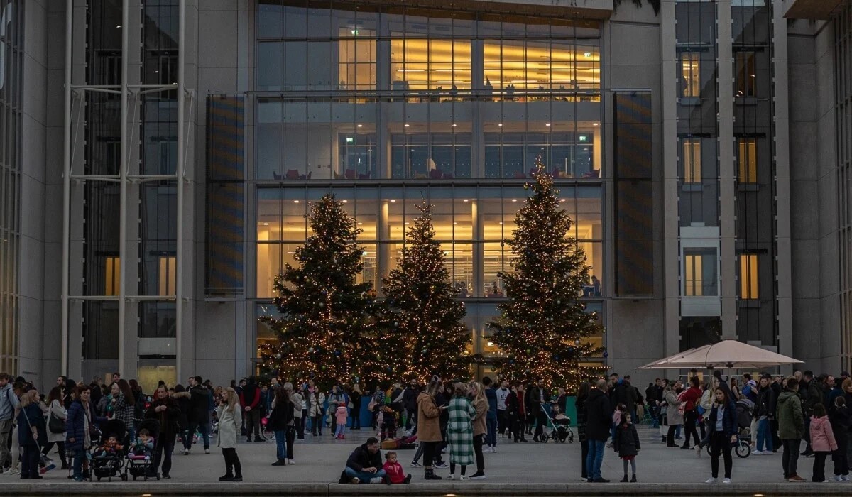 athens-christmas-family-tour-festive-fun-at-snfcc-flisvos-marina-logo