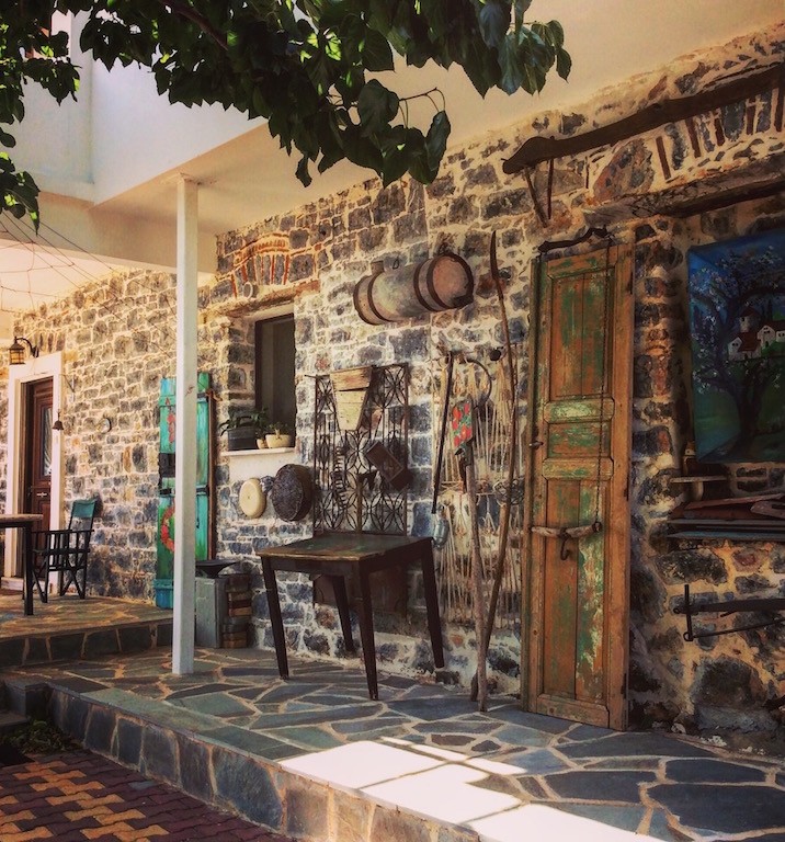 cooking-class-in-an-art-residency-in-evia-logo