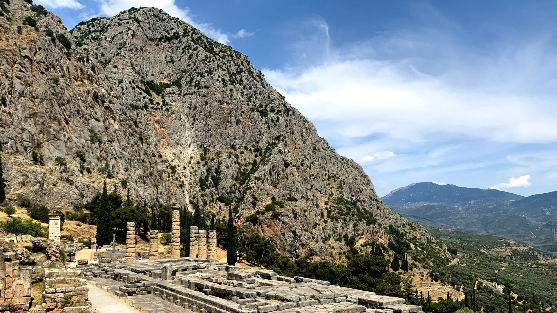 Delphi and Arachova Guided Day Trip from Athens