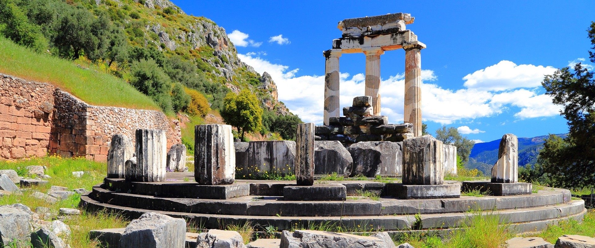 Day Tour to Delphi, the Navel of the World