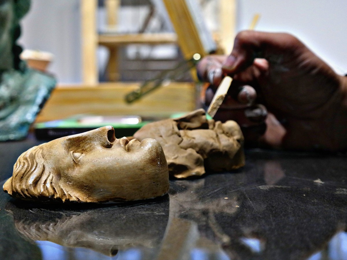 discover-your-own-talent-in-sculpture-logo