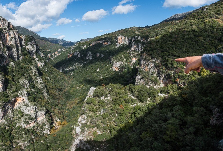 hiking-menalon-lousios-gorge-logo