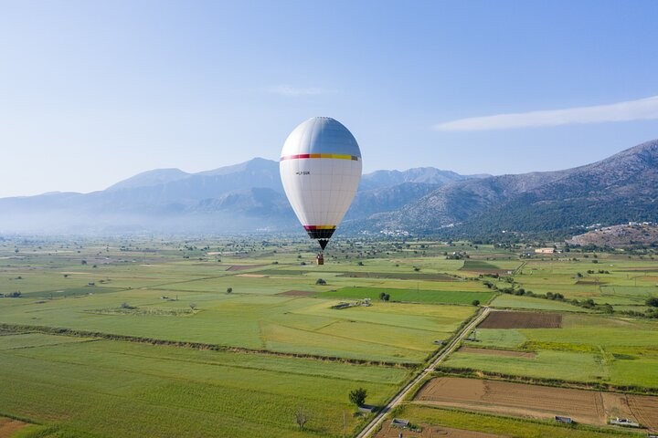 Unforgettable air balloon flight over the island of Crete - Mini-group flight
