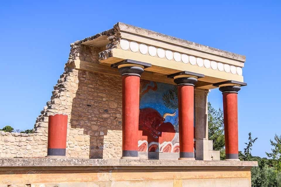 knossos-palace-your-custom-adventure-logo