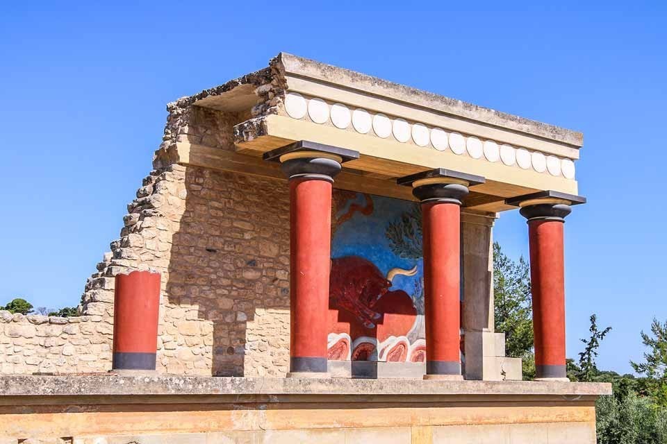 knossos-palace-your-custom-adventure-logo