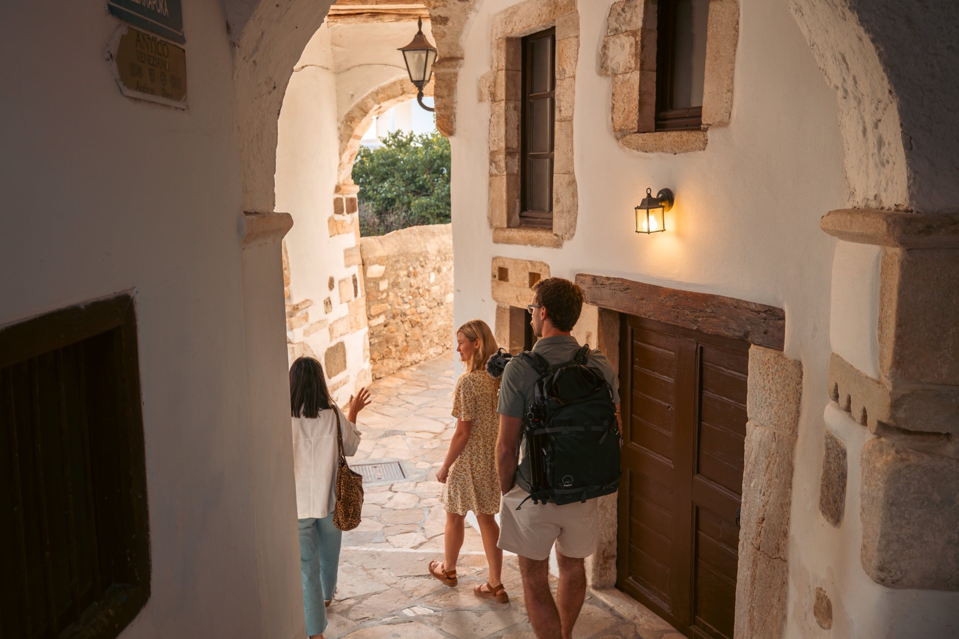 naxos-private-food-tour-munch-around-naxos-town-logo