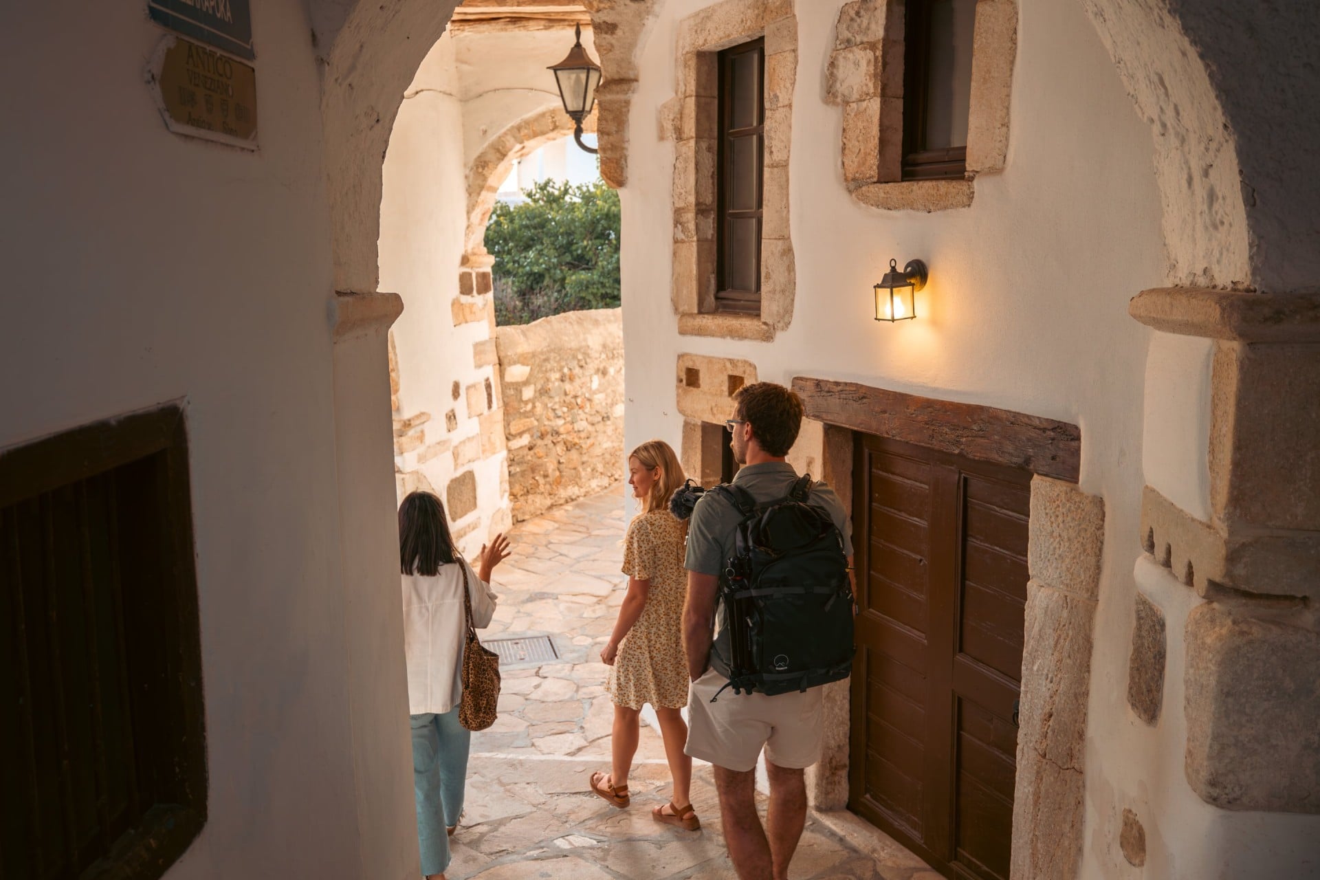 naxos-private-food-tour-munch-around-naxos-town-logo