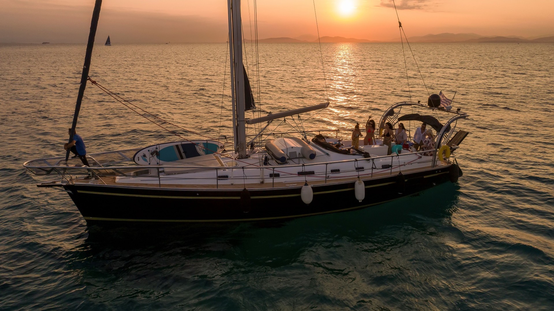 private-luxury-sunset-sailing-cruise-with-champagne-logo