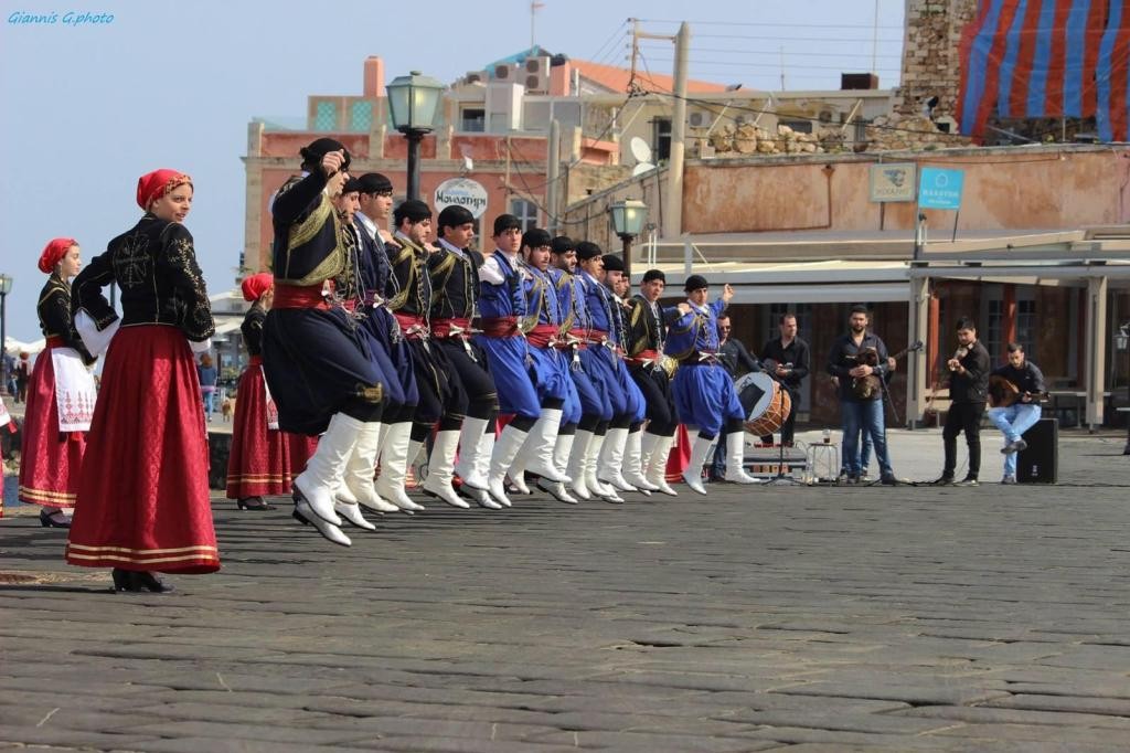 Traditional Cretan Dancing Lessons – Day Tour In Chania