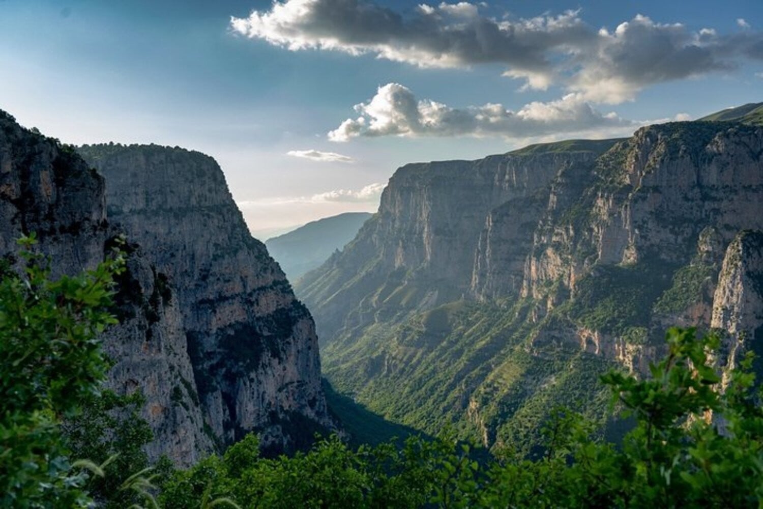 vikos-trekking-guided-tour-logo