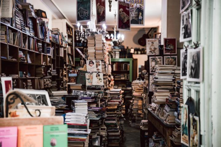Second-hand book stores near Monastiraki square 